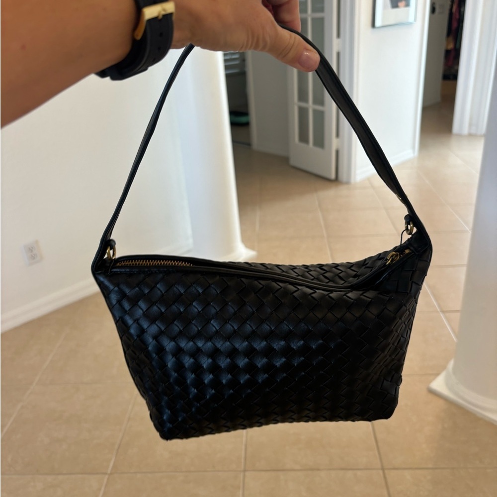 Woven Vegan Shoulder Bag - Black